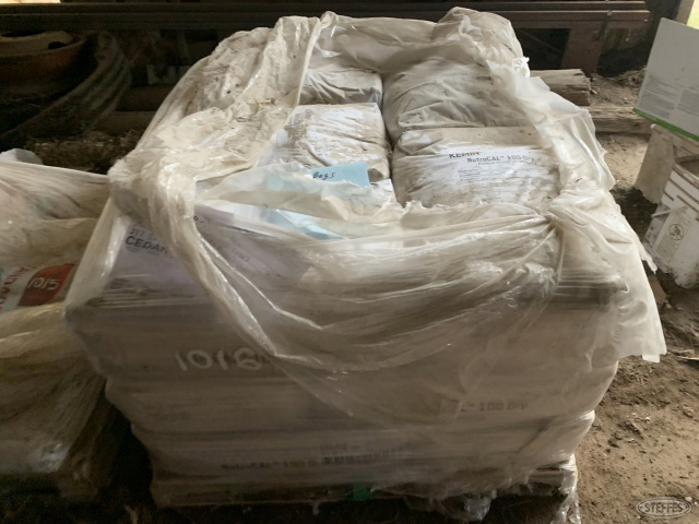 (15) bags of Kemin Nutro-Cal 100 calcuim phosphate